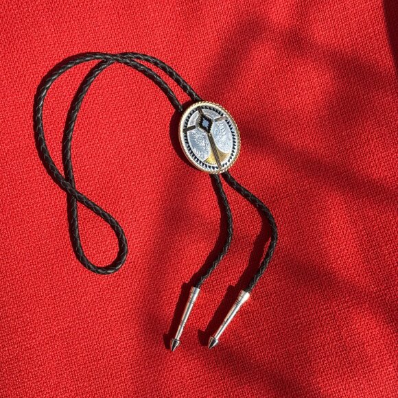 Antique Montana Silversmiths Engraved Oval Bolo Tie Perfect Condition - Picture 8 of 10